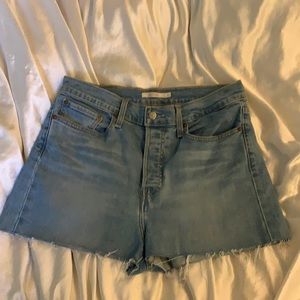 Levi’s Wedgie Skinny Cut off high waist jean short